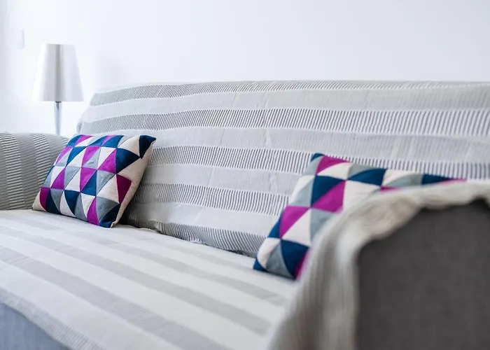 Guestready - Flamingo In The Square