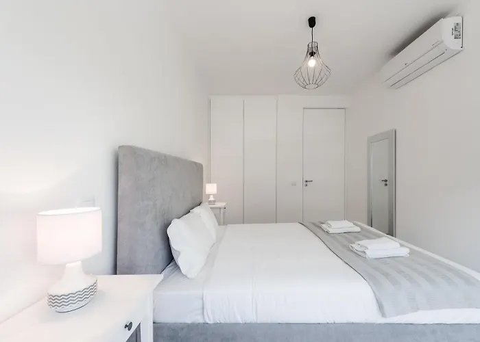 Guestready - Flamingo In The Square Apartment